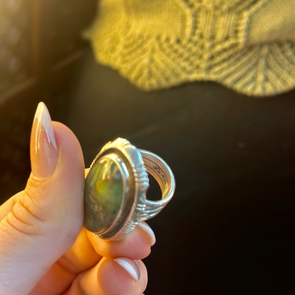 Turquoise and Sterling Silver Ring - Picture 4 of 5